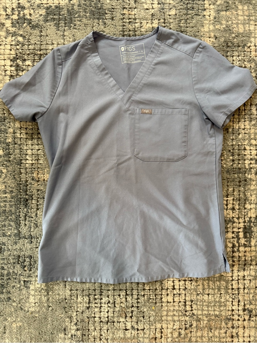 Figs Men’s V-Neck Top in Slate Blue